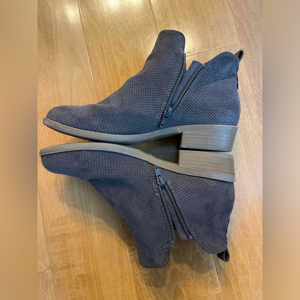 Universal Thread Ankle Boots - image 3